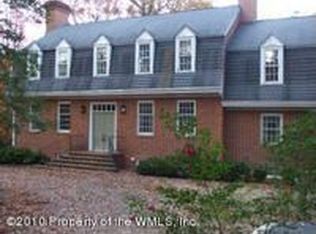 106 Lake Dr, Williamsburg, VA