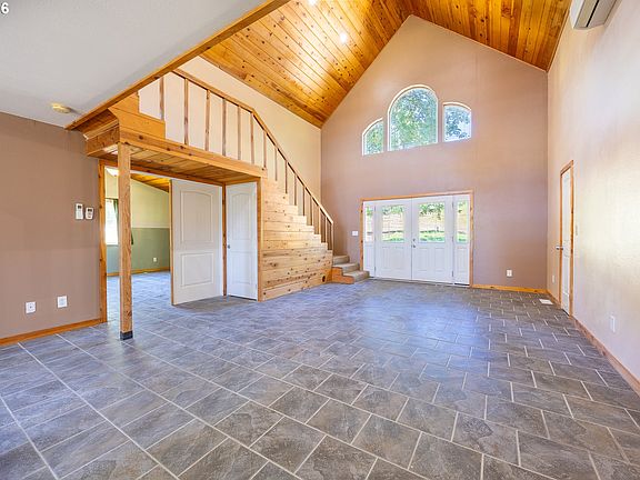 4th image of 401 De Costa Ln