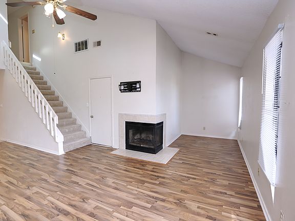 3rd image of 5001 Grande Dr APT 423