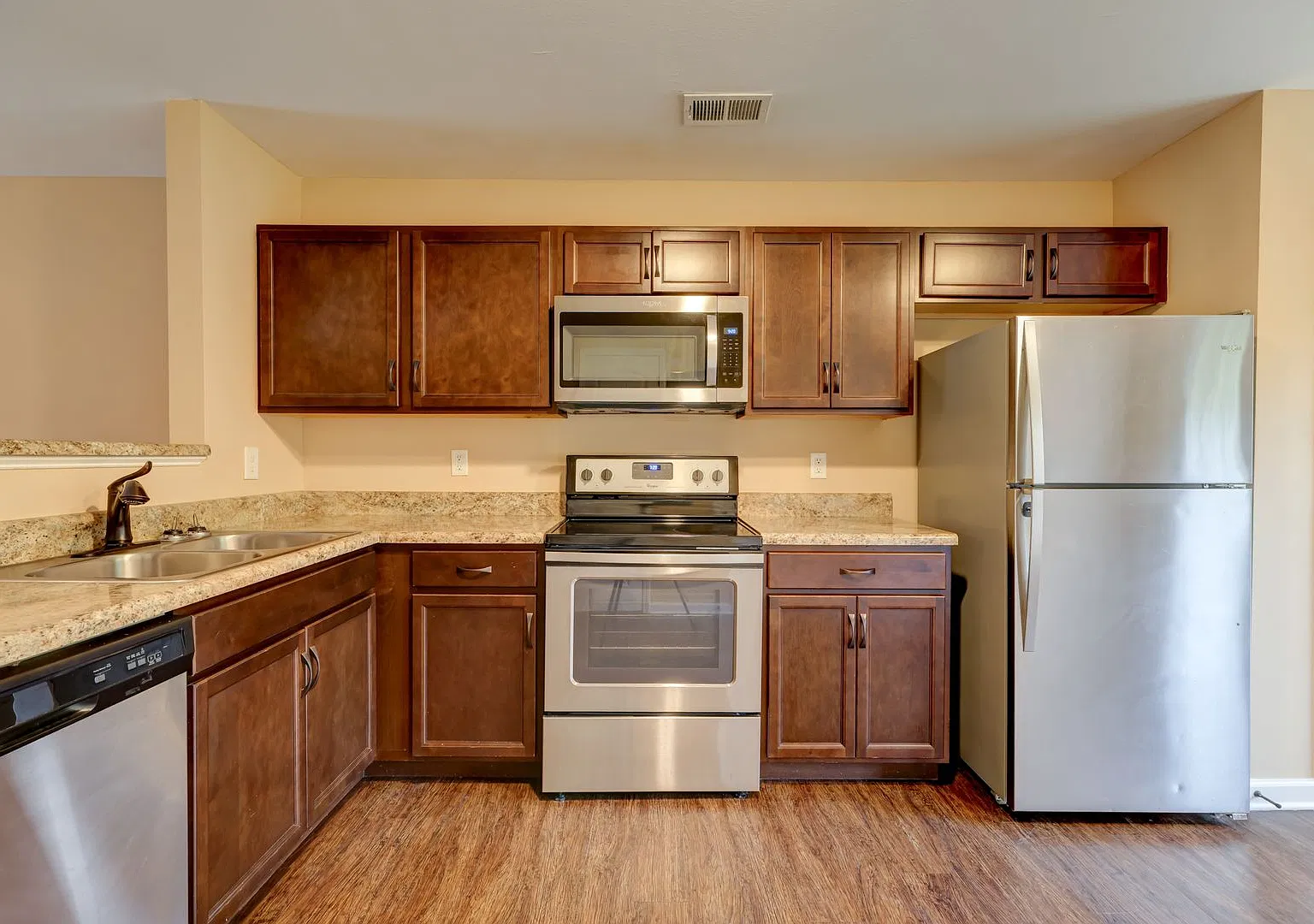 250 Fairview Lane — Photo 4