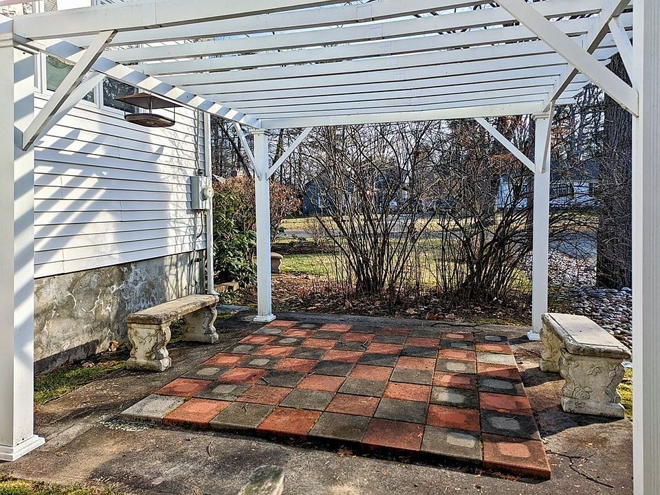 28 Woolworth St, Longmeadow, MA 01106 Zillow