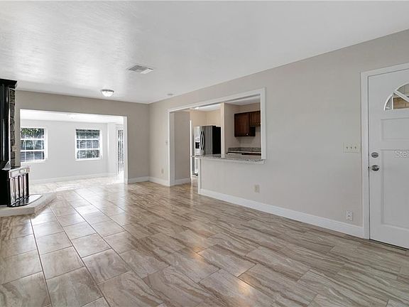 5th image of 2761 Kimberly Dr