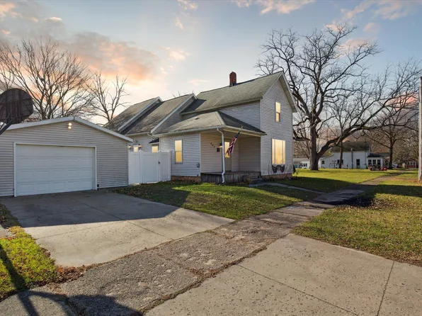 407 West St, Dowagiac, MI 49047