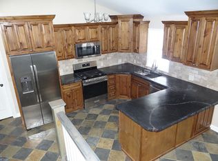 2096 S Sasse Rd, Midland, MI 48640