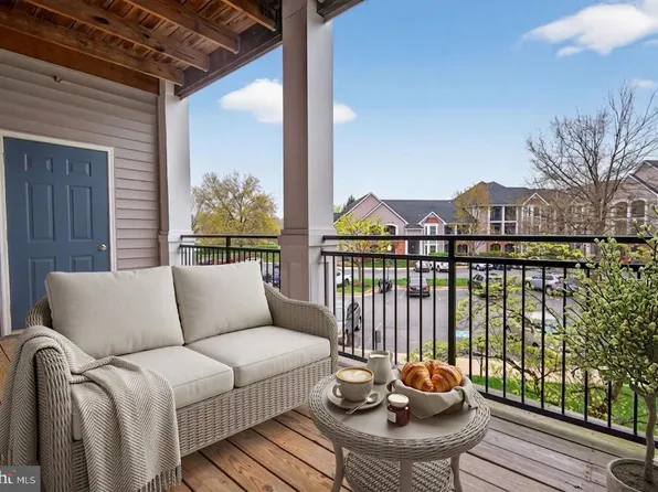 46588 Drysdale Ter Unit 201, Sterling, VA 20165