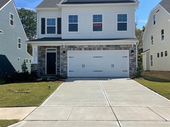 3893 Center Place Dr, Harrisburg, NC 28075