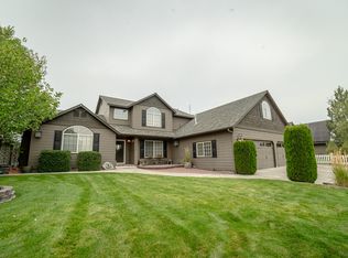 3036 SW Cascade Vista Dr, Redmond, OR 97756