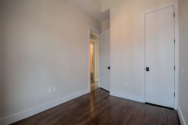 Rented by Nooklyn NYC LLC | media 54