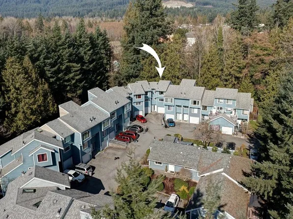 822 Gibsons Way #5, Gibsons, BC V0N 1V7