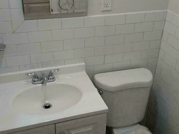 4th image of 118 W 3rd St #3DD