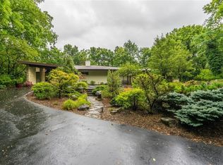 6042 Mad River Rd, Dayton, OH 45459