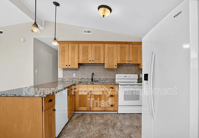 4202 Halifax Rd — Photo 6