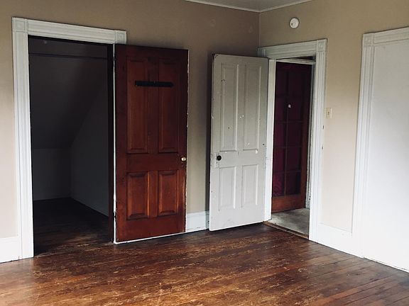 2nd image of 404 Scammel St #2
