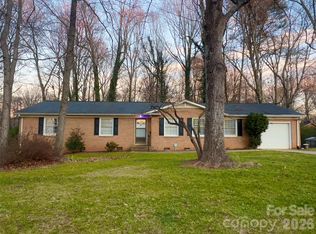 852 Fieldstone Rd, Mooresville, NC 28115