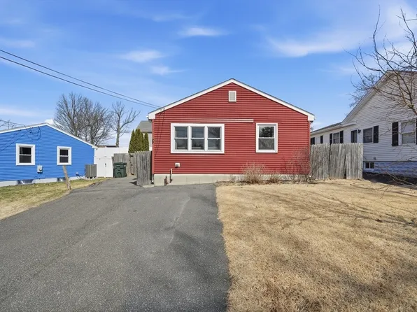 88 Agnes St, Springfield, MA 01118