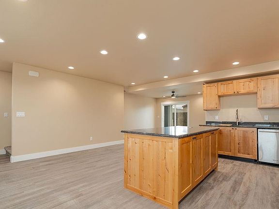 5th image of 920 S Colorado Ave