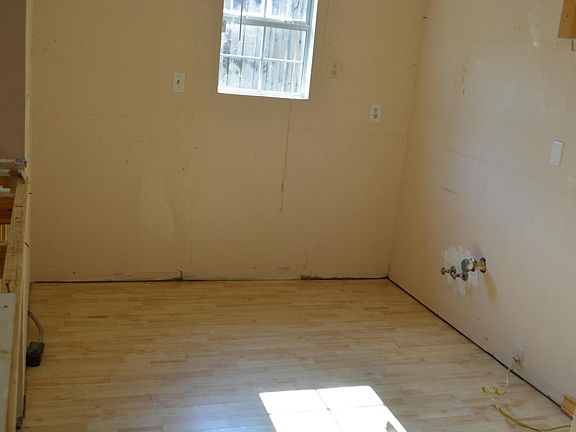5th image of 510 Schneider Dr #510