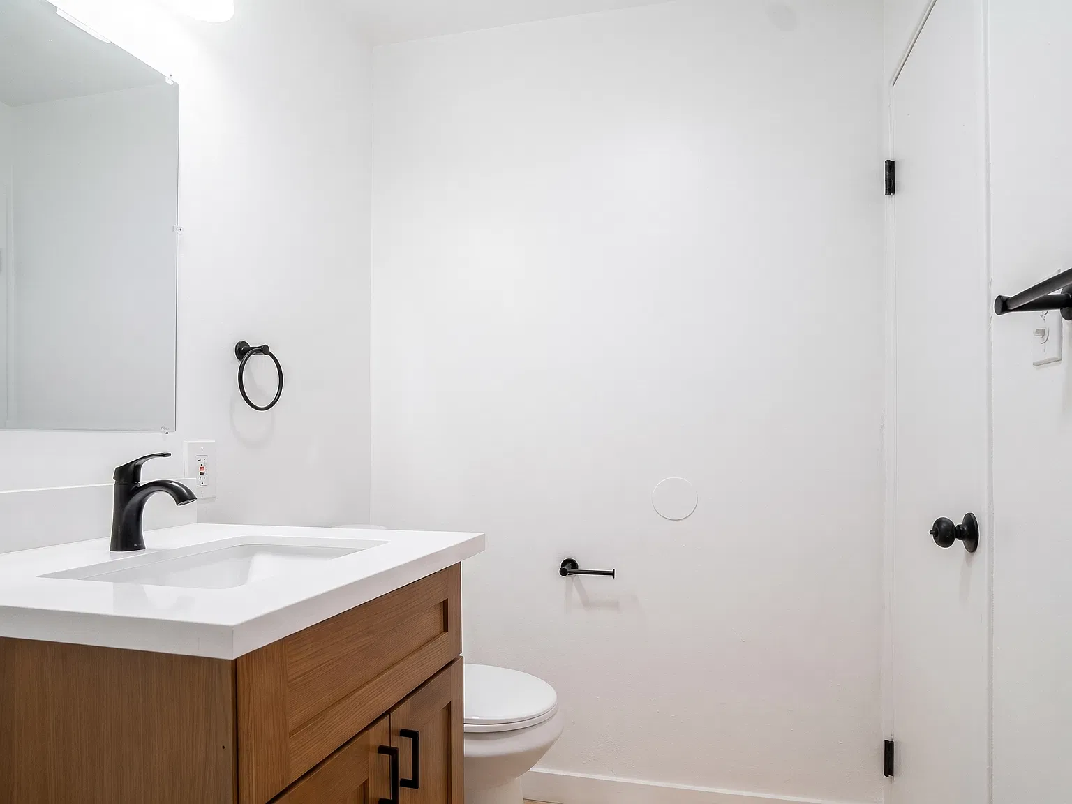 1 bed, $2,400 — Photo 3