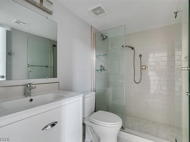 5046 Schumann Dr — Photo 26