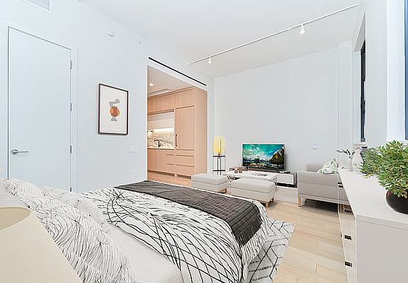 2nd image of 517 W 29th St #8F