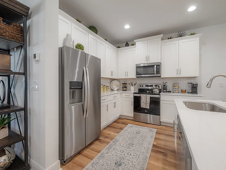 1714 E Lambright St — Photo 12