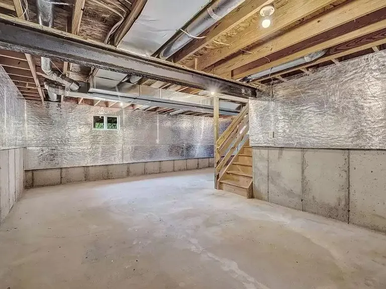 2311 Adams Creek Dr — Photo 11