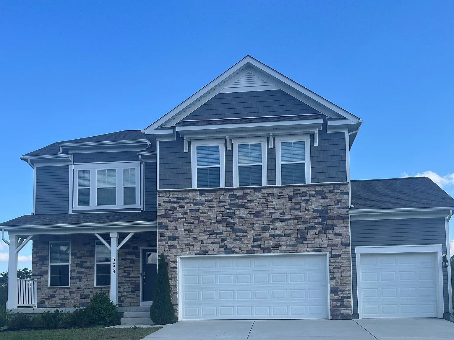 4 bed, 2661 sqft, $3,850 — Photo 2