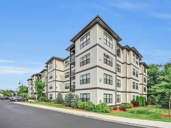 11 Cushing Pl Unit 204, Chelmsford, MA 01824