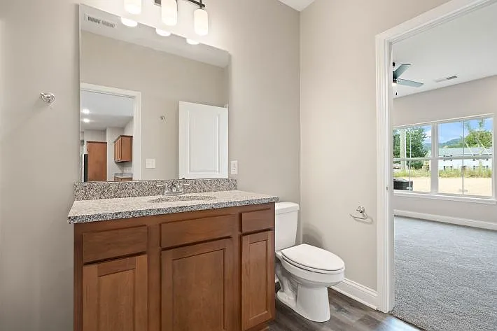 Adelyn Apartments — Photo 23