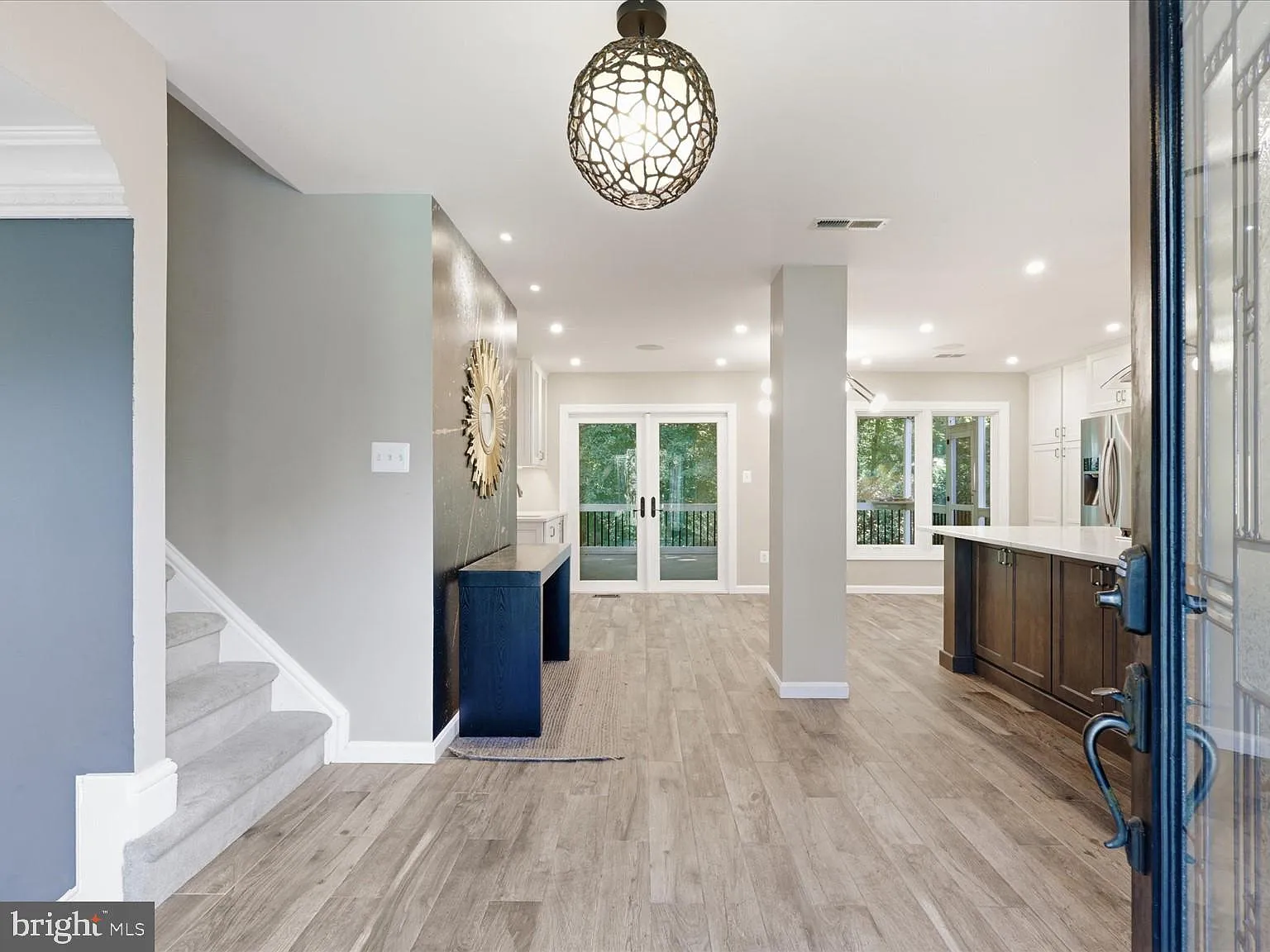 5 bed, 3.5 bath, 3307 sqft, $5,475 — Photo 4