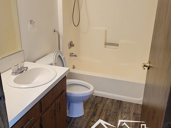 3rd image of 504 E Burdick St #2