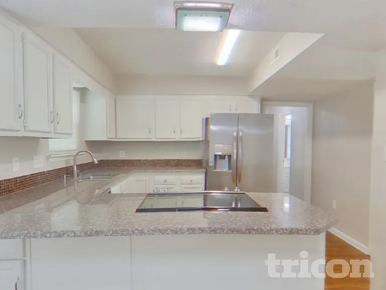 8339 Mission Hills Rd — Photo 6
