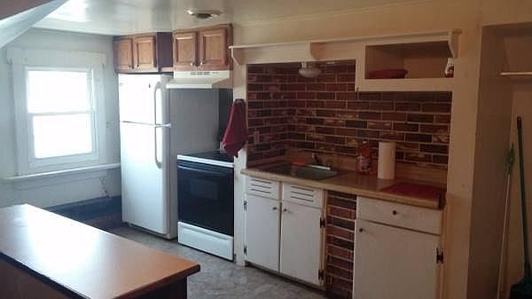 2nd image of 53 Lewis St #2