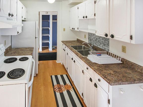 2nd image of 65 Lafayette Blvd W #5