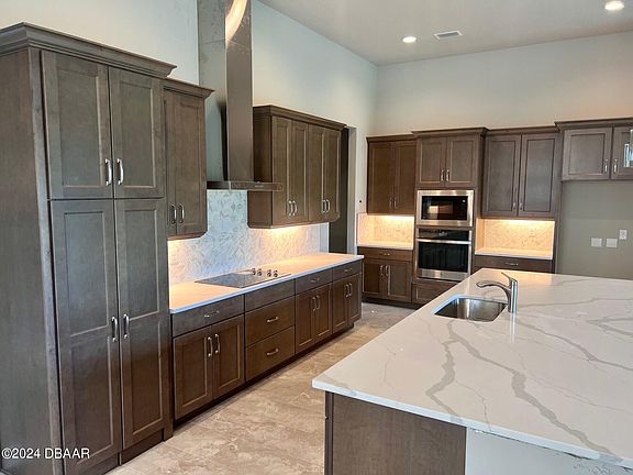 3rd image of 6409 Highfield Village Dr