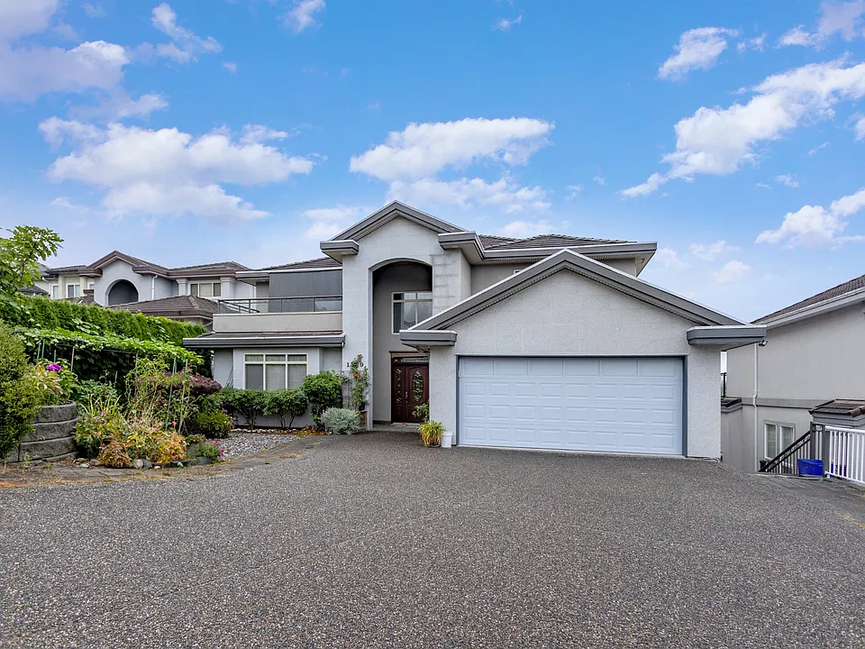 1529 Pinetree Way