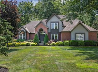 8360 Twin Creek Ct, Mentor, OH 44060