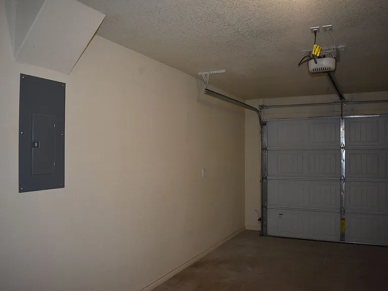 205 Coby Dr — Photo 27