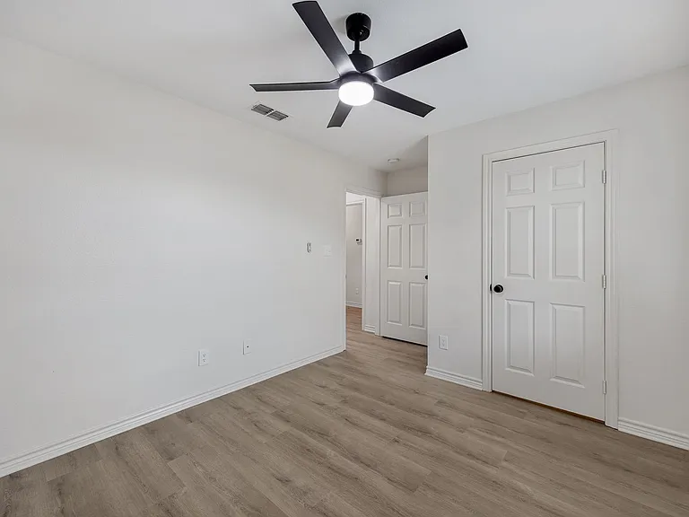 6806 County Road 1215 — Photo 18