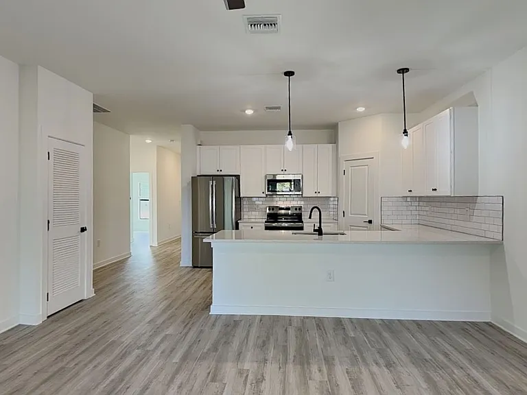 1120 Bismarck Rd — Photo 27