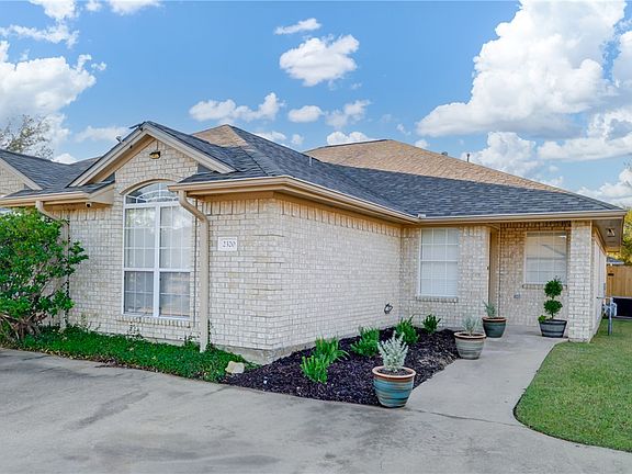 3rd image of 2320 Antelope Ln