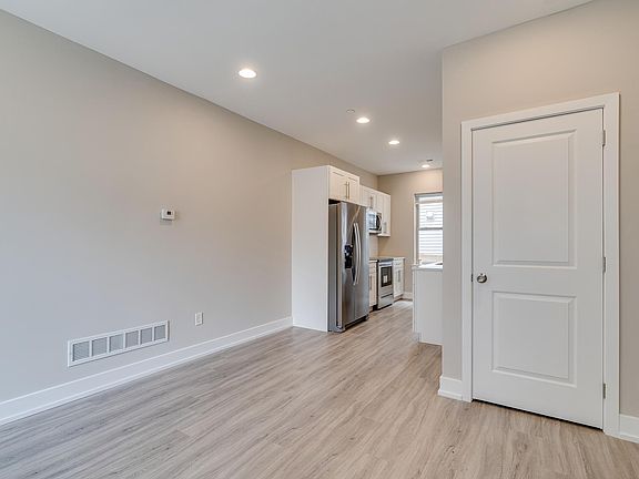 3rd image of 2636 Annin St APT 3