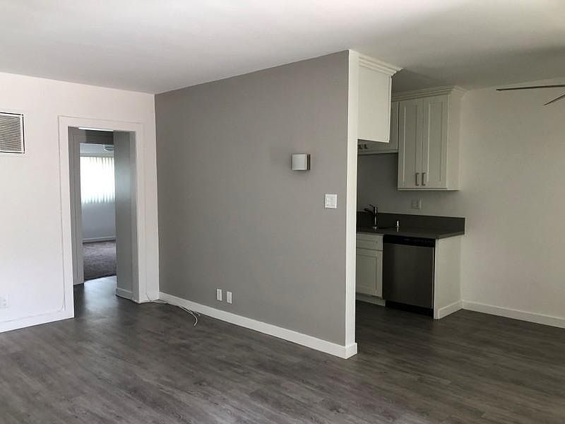 1st image of 16721 Sherman Way APT 10