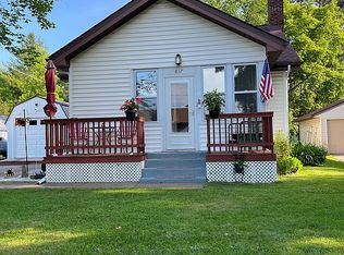 817 5th St, Moose Lake, MN 55767