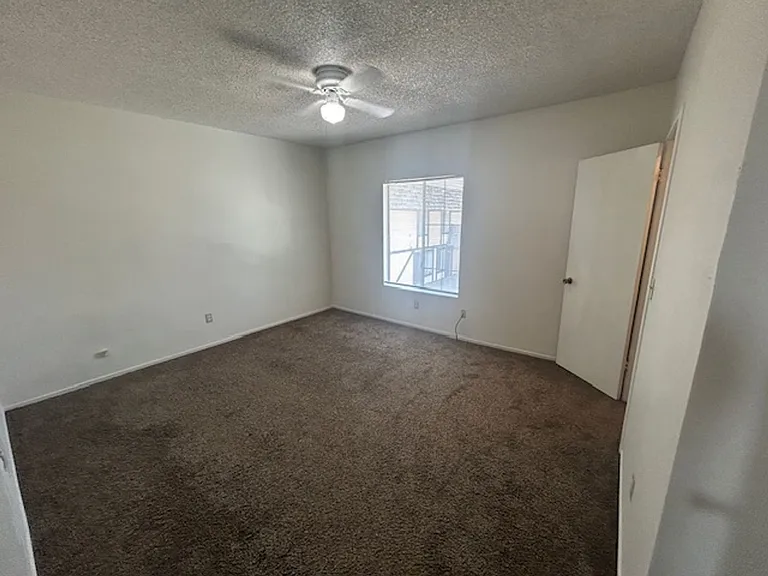 2432-2446 S Sallee St — Photo 6