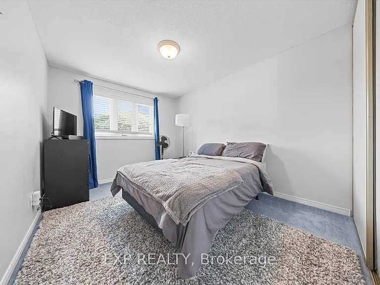 32 Flanders St — Photo 24