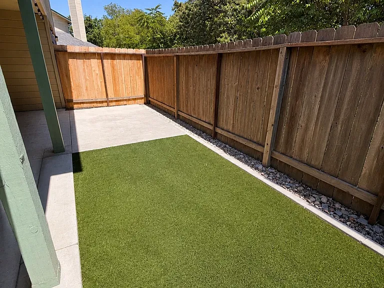 1952 Hacienda Dr — Photo 10