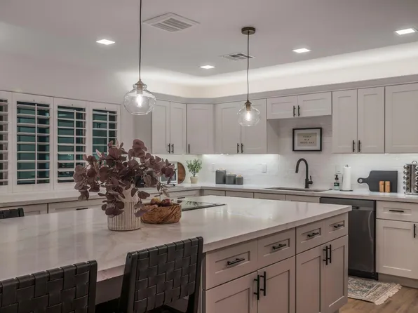 8238 E Mackenzie Dr, Scottsdale, AZ 85251