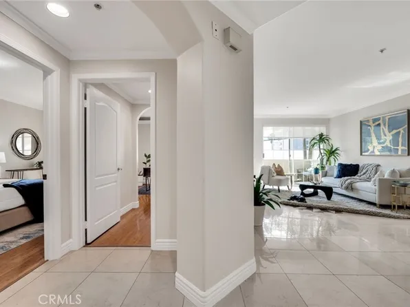 7218 Hillside Ave Unit 202, Los Angeles, CA 90046