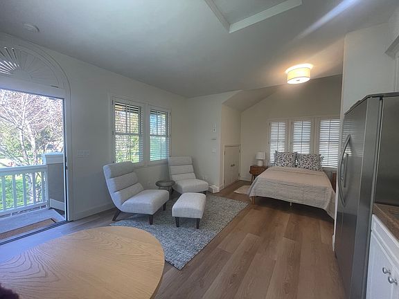 4th image of 367 Channing Ave #A